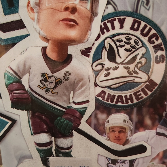 Anaheim ducks #9 Paul Kariya bobble head - Picture 2 of 3